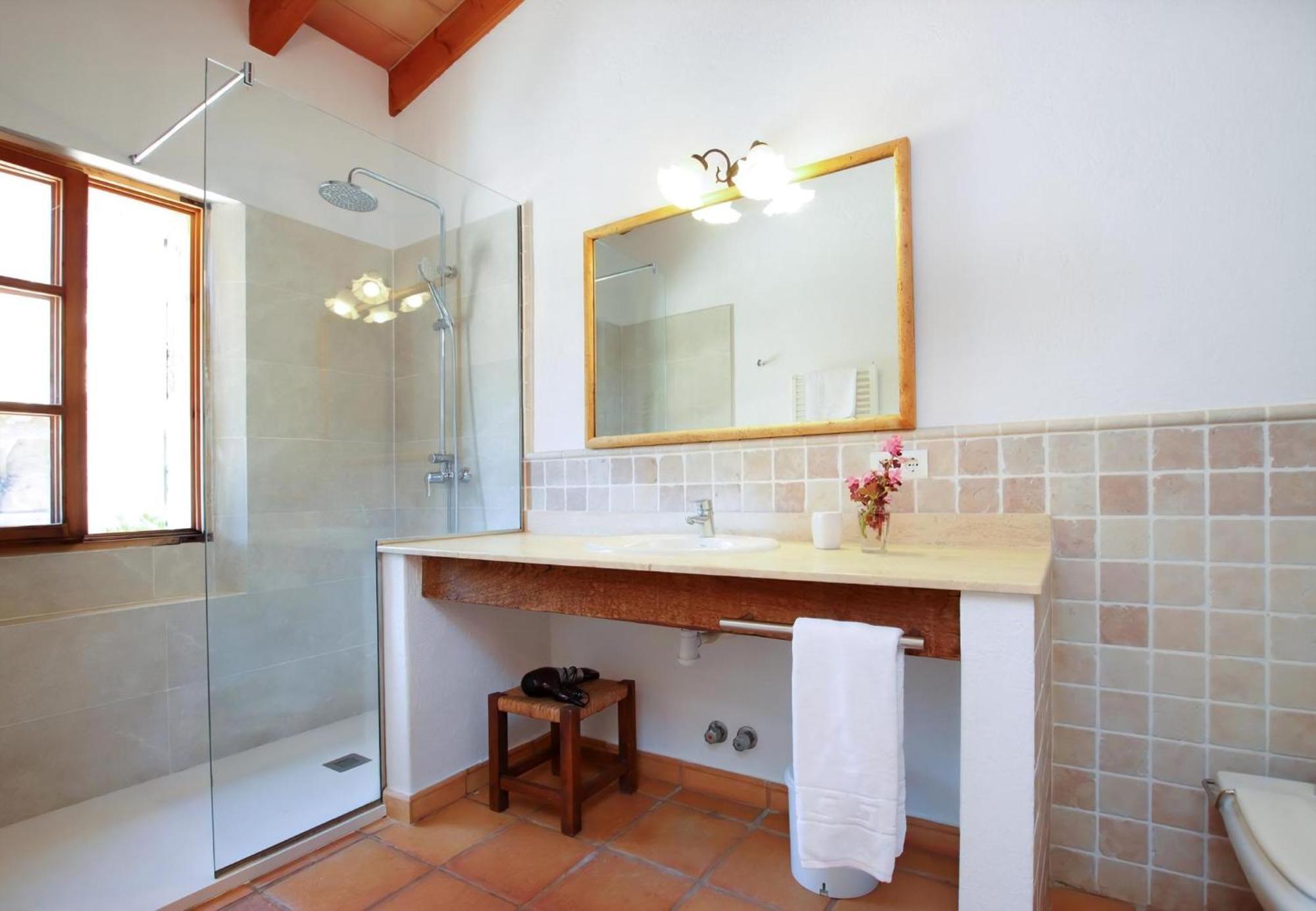 Charmante Martorell Mit Pool Ferienhaus *