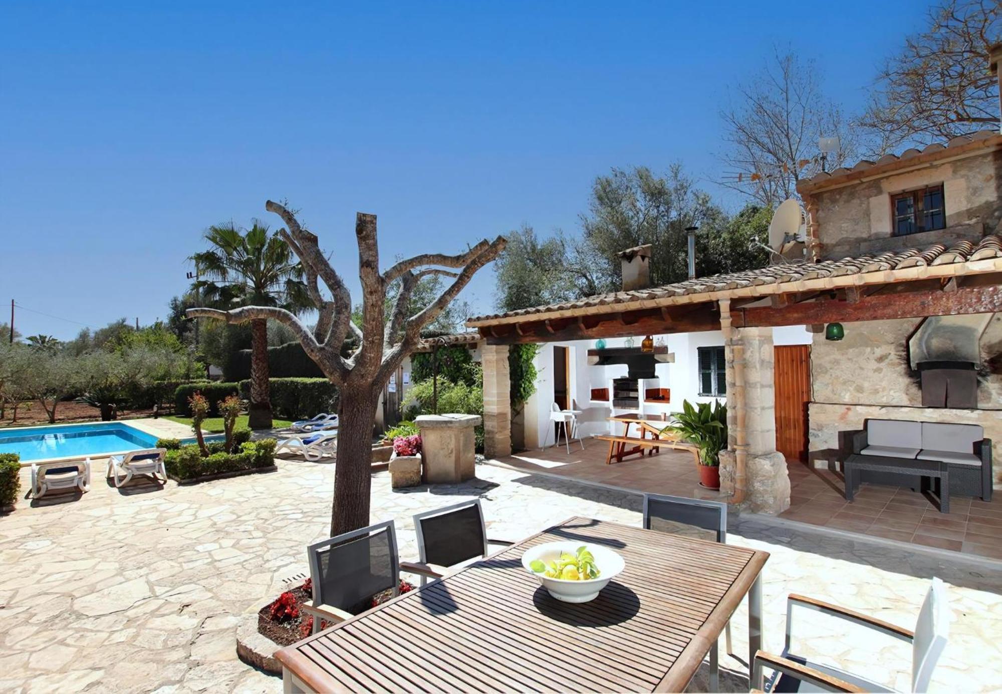 Charmante Martorell Mit Pool Ferienhaus *